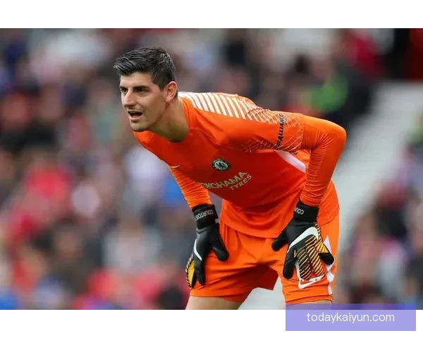 库尔图瓦本赛季西甲关键扑救数据亮眼，助力皇马争冠表现稳健